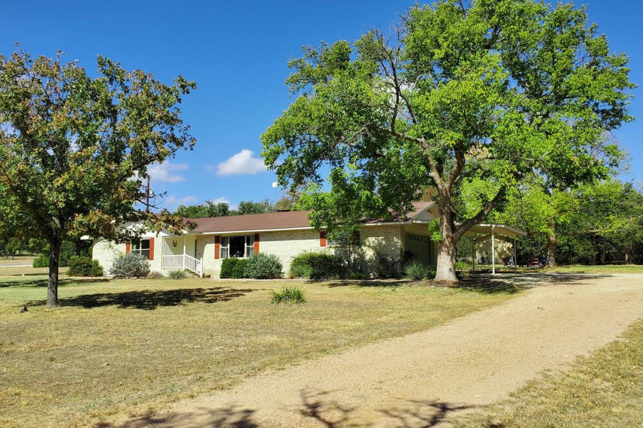 Suniland Cottage Fredericksburg Bagian luar foto