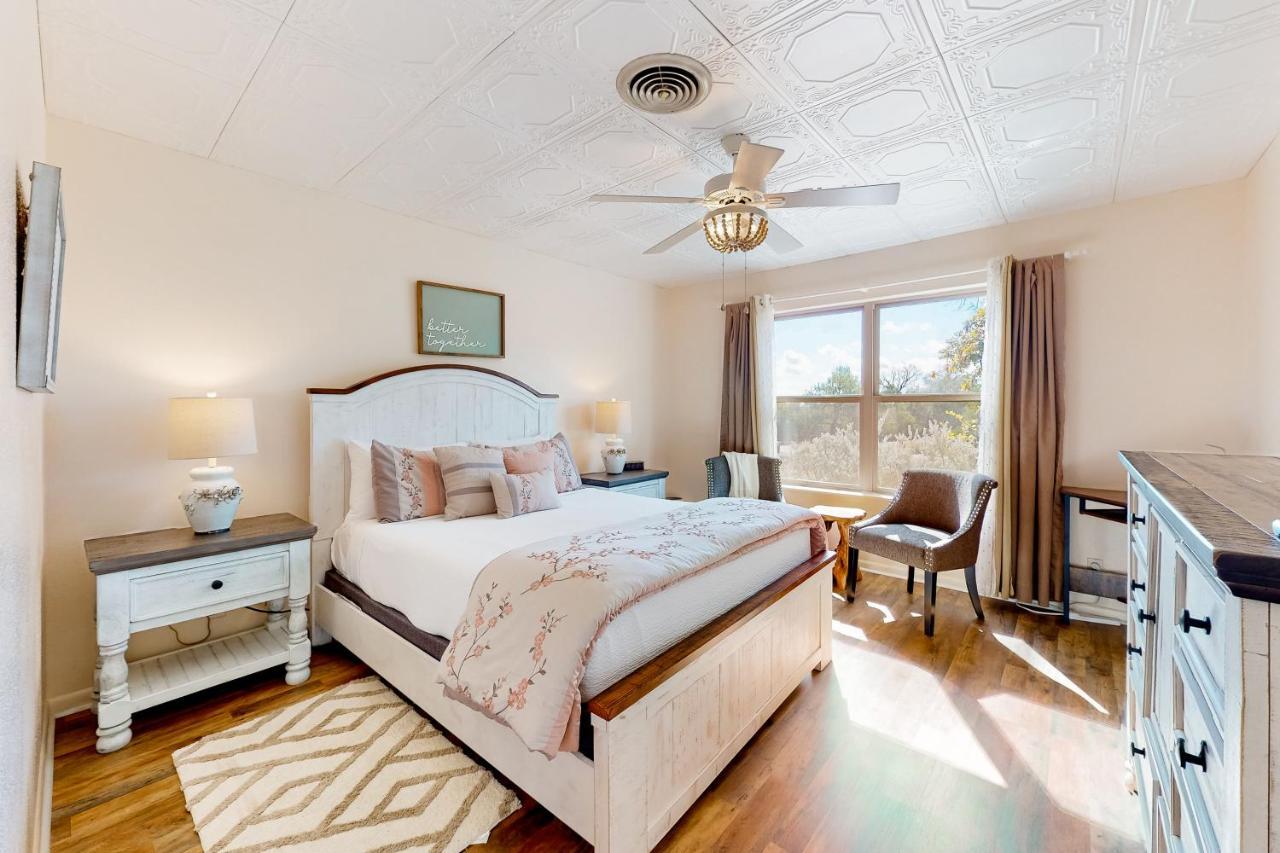 Suniland Cottage Fredericksburg Bagian luar foto