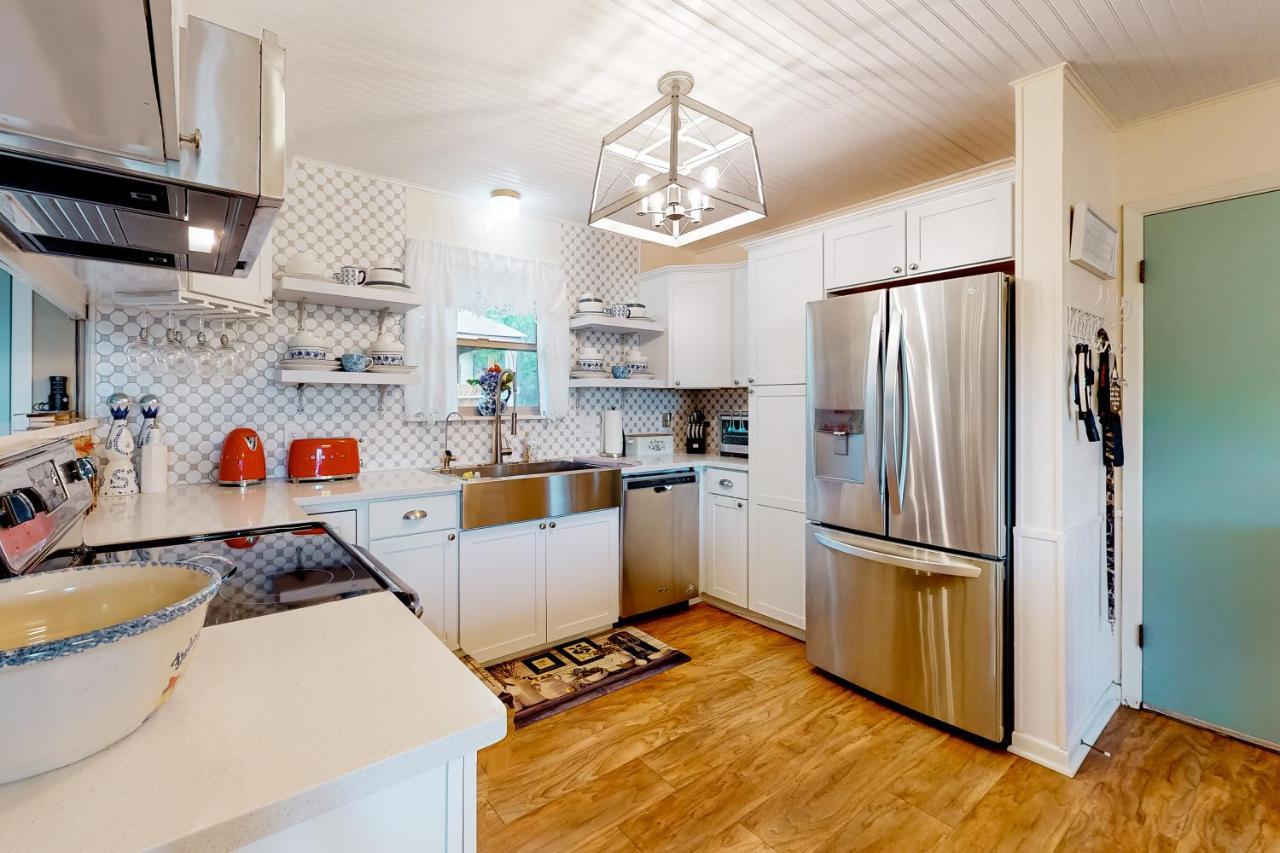 Suniland Cottage Fredericksburg Bagian luar foto