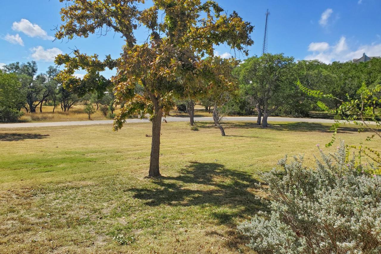 Suniland Cottage Fredericksburg Bagian luar foto