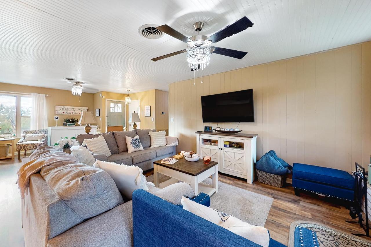Suniland Cottage Fredericksburg Bagian luar foto