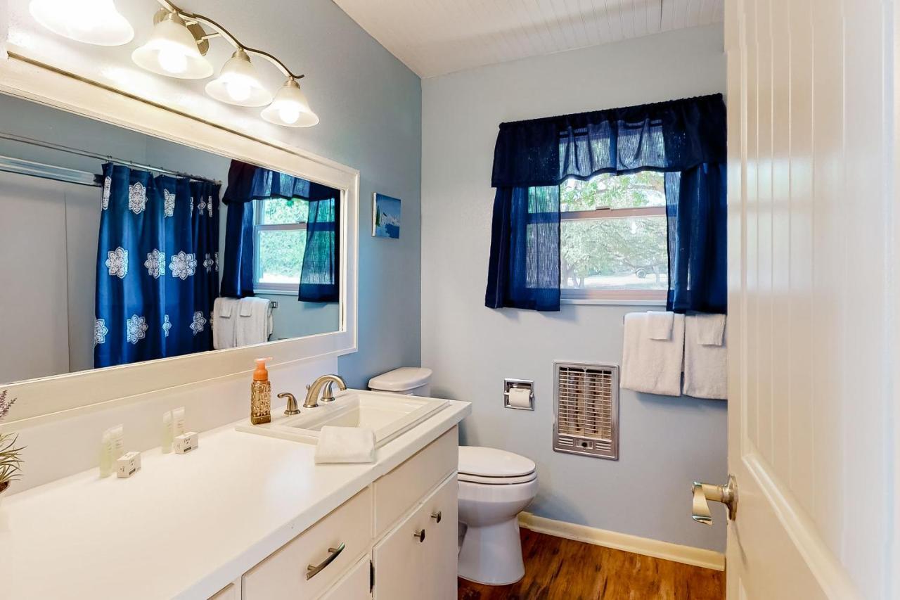 Suniland Cottage Fredericksburg Bagian luar foto